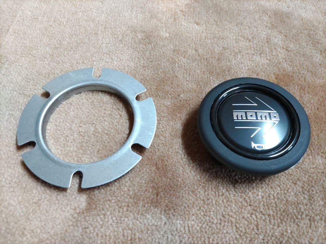 ステアリング　ハンドル　MOMO